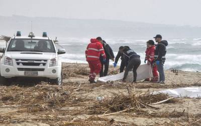 اٹلی کشتی حادثہ: ہلاک افراد کی تعداد 62 ہوگئی۔
