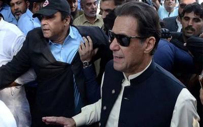 اسلام آباد پولیس عمران خان کے وارنٹ گرفتاری لے کر لاہور پہنچ گئی 