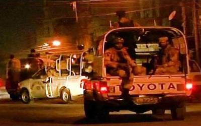 کراچی میں رینجرز اور پولیس کی کارروائی، 3ڈکیت گرفتار، اسلحہ برآمد
