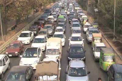 لاہور ہائیکورٹ نے گاڑیوں سے فٹنس سرٹیفکیٹ کے نام پر رقم وصولی سے روک دیا۔