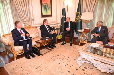 وزیراعظم محمد شہبازشریف نے آج لاہور میں بیلاروس کے وزیر خارجہ سرگئی ایلینک  سے ملاقات کی