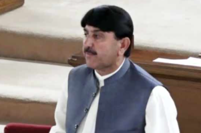 وزیر اعظم اعلانات کرتے ہیں لیکن بلوچستان کو ایک روپیہ تک نہیں دیتے، نصیب اللہ مری 