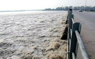 دریائے ستلج میں اونچے درجے کا سیلابی ریلا،متعدد حفاظتی بند ٹوٹ گئے