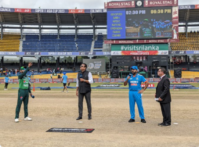 ایشیا کپ: پاکستان کا بھارت کے خلاف ٹاس جیت کر فیلڈنگ کا فیصلہ