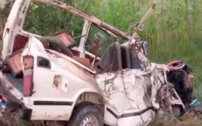 فیصل آباد:ٹرک اوردودھ کی وین میں تصادم،4افرادجاں بحق ،2پولیس اہلکاروں سمیت 5زخمی