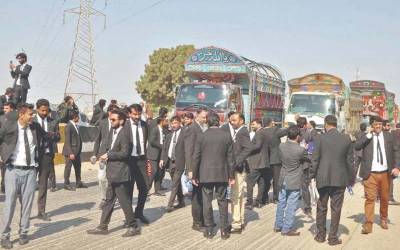 نئی نہروں کے معاملے میں مزید شدت،بین الصوبائی تجارت کو مفلوج، ہزاروں گاڑیاں پھنس گئیں۔