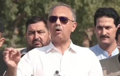 پیپلز پارٹی اور مسلم لیگ ن ایک دوسرے کی پیٹھ پر وار کر رہے ہیں۔ عمر ایوب