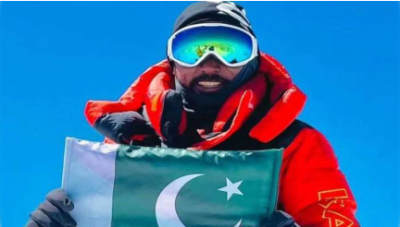پاکستانی کوہ پیما سرباز خان نے نئی تاریخ رقم کردی