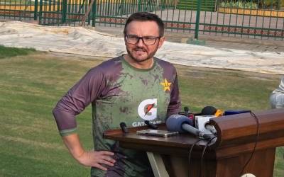 کھلاڑیوں کو  ایشیا کپ اور ورلڈ کپ کیلئے کرکٹ کا ایک انداز اپنانا ہوگا۔ مائیک ہیسن کوچ پاکستان کرکٹ ٹیم