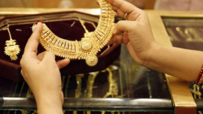  ملک بھر میں سونے کی قیمتوں میں مسلسل اضافے کے بعد آج معمولی کمی ریکارڈ کی گئی